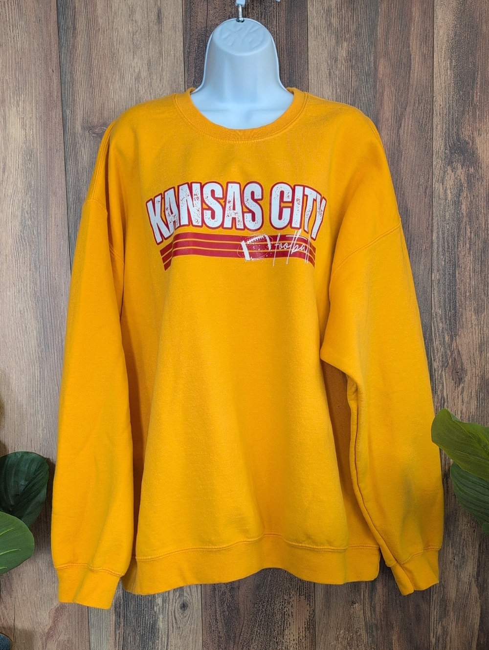Gildan heavy Blend Yellow Kansas City Football Graphic Sweatshirt 2XL   W329